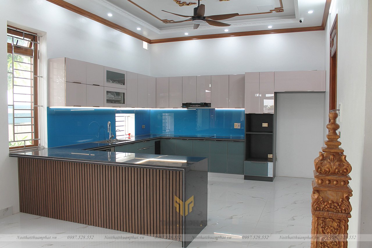 Tủ bếp inox cánh kính hình chữ U nhà chú Hùng - Nam Định